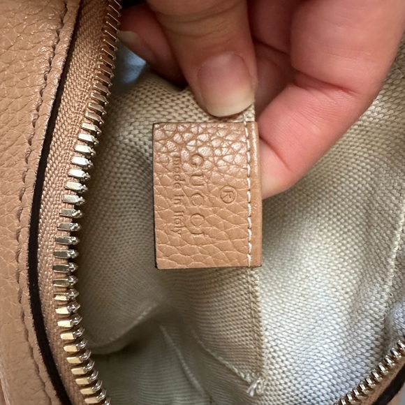 ‼️SOLD‼️ Gucci Soho Disco Bag Small Leather Camelia Beige Crossbody - Picture 13 of 16